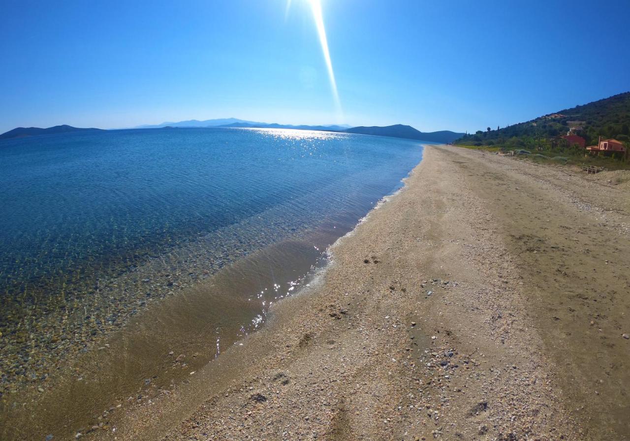 Blue Bay View - Beach House Vathirrevma エクステリア 写真